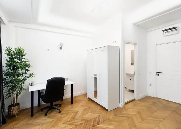 Central In Piata Romana Апартаменти *