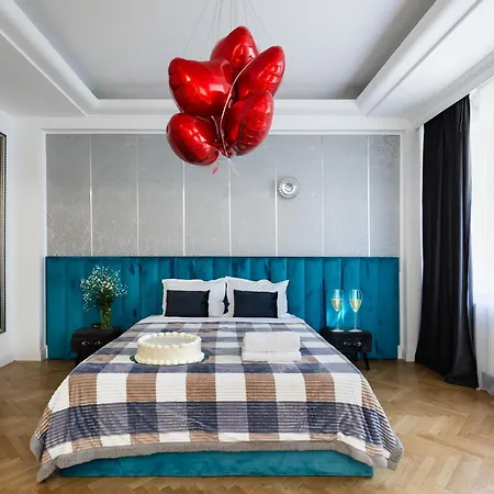 Central In Piata Romana Апартаменты