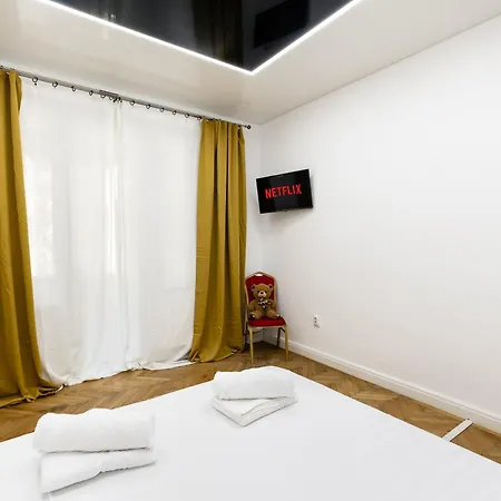 Central In Piata Romana Apartamento *