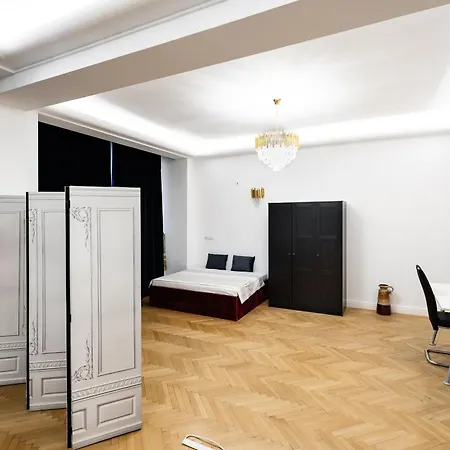 Central In Piata Romana