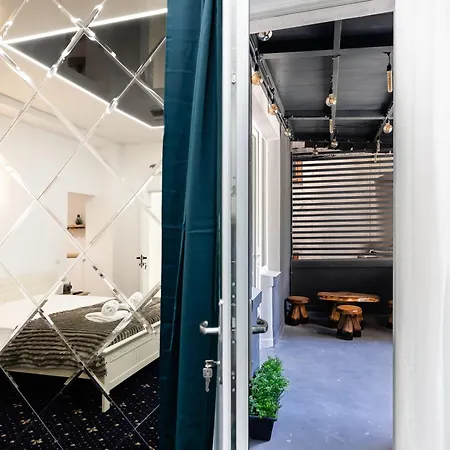 Central In Piata Romana Apartamento