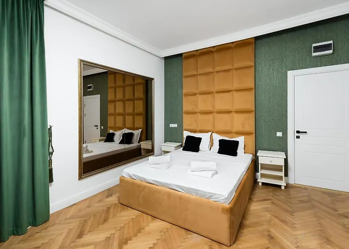 Central In Piata Romana *